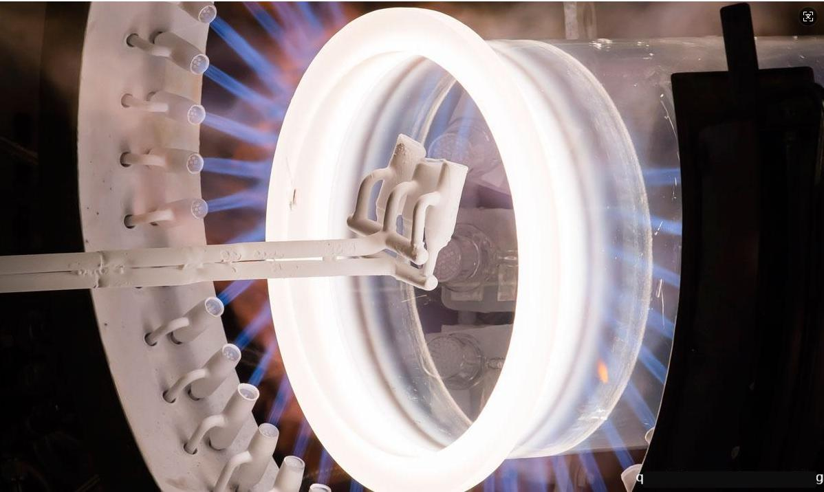 Каковы разнообразные применения кварца в производстве полупроводников?